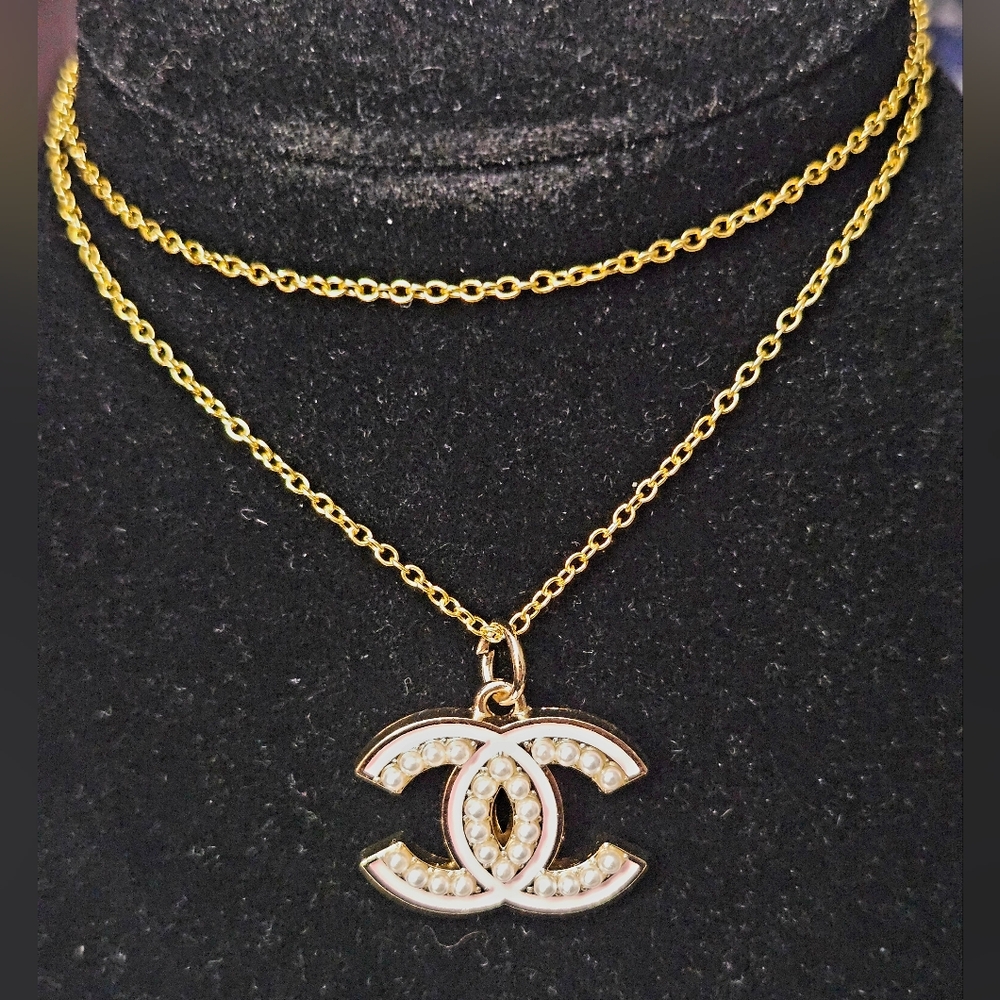 Inspired Charm With Chain - Picture 4 of 8